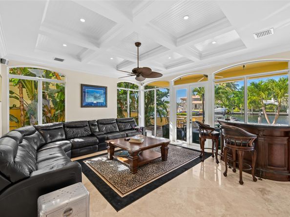 2637 NE 28th Ct, Lighthouse Point FL 33064