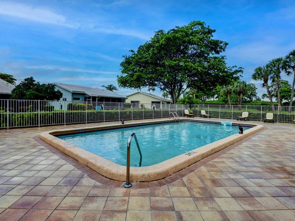 5527 Cameo Drive N, Boca Raton FL 33433