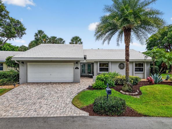 5527 Cameo Drive N, Boca Raton FL 33433