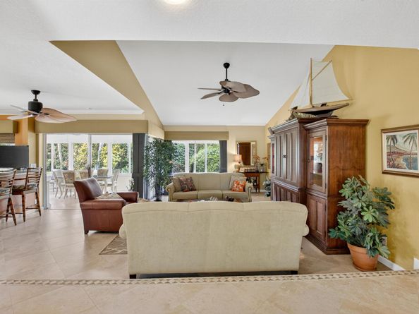 5527 Cameo Drive N, Boca Raton FL 33433