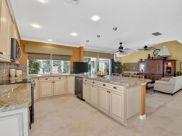 5527 Cameo Drive N, Boca Raton FL 33433