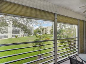 3186 Via Poinciana 203 203, Lake Worth FL 33467