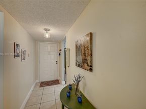 3186 Via Poinciana 203 203, Lake Worth FL 33467