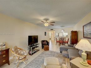 3186 Via Poinciana 203 203, Lake Worth FL 33467