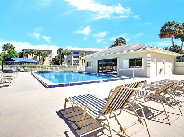 3525 Village Blvd 305, West Palm Beach FL 33409