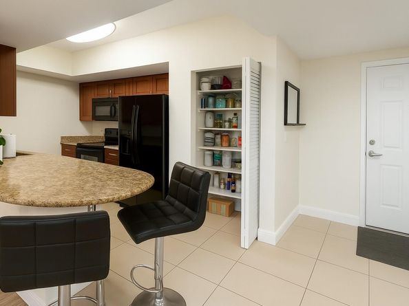 7280 SW 90th St 404, Miami FL 33156
