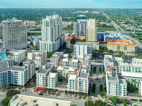 7280 SW 90th St 404, Miami FL 33156
