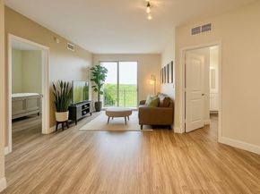 7280 SW 90th St 404, Miami FL 33156