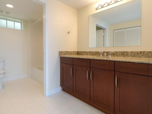 7280 SW 90th St 404, Miami FL 33156