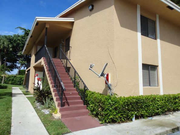 6021 10th Avenue N 209, Greenacres FL 33463