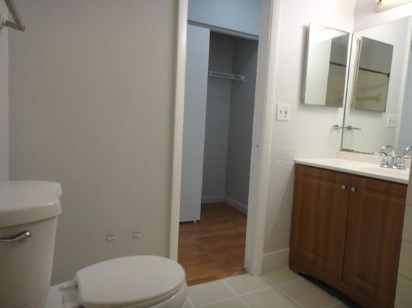 6021 10th Avenue N 209, Greenacres FL 33463