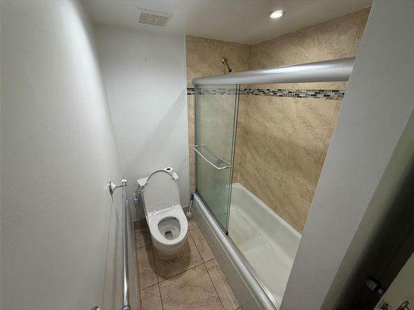 19428 NE 26th Ave 103, Miami FL 33180