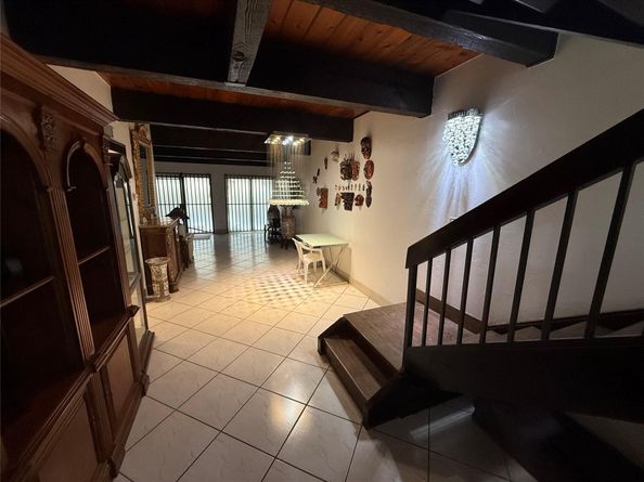 19428 NE 26th Ave 103, Miami FL 33180