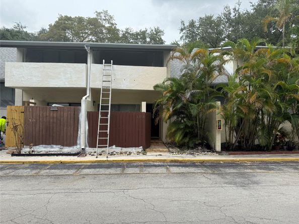 19428 NE 26th Ave 103, Miami FL 33180