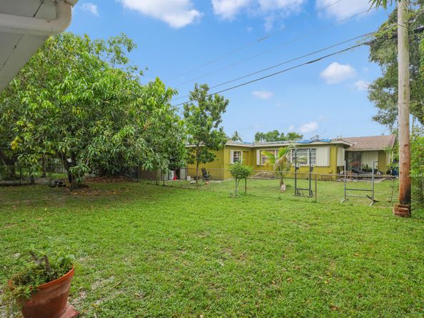 5946 NW 16th Court, Sunrise FL 33313