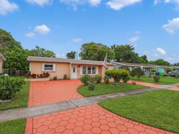 5946 NW 16th Court