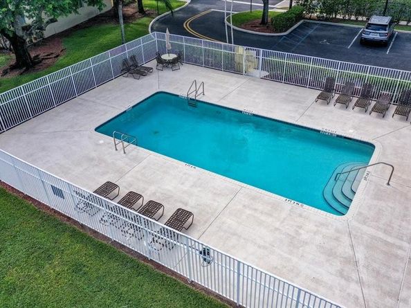4722 Lago Vista Dr 4722, Coconut Creek FL 33073