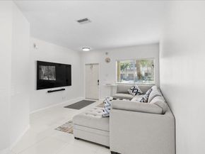 4722 Lago Vista Dr 4722, Coconut Creek FL 33073