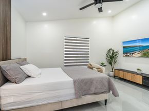 3084 Lighthouse Place, Margate FL 33063