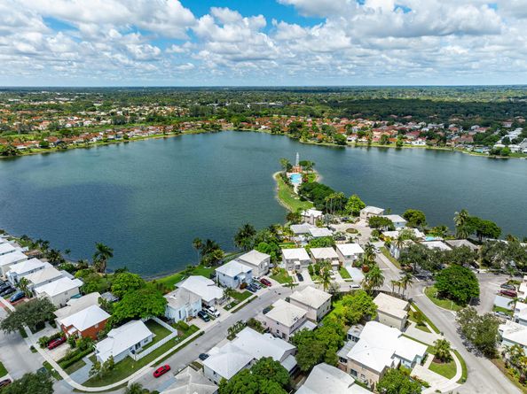3084 Lighthouse Place, Margate FL 33063