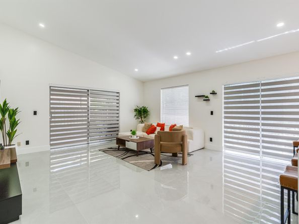 3084 Lighthouse Place, Margate FL 33063