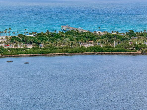 111 Lake Avenue 7, Lake Worth Beach FL 33460