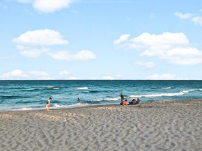 111 Lake Avenue 7, Lake Worth Beach FL 33460