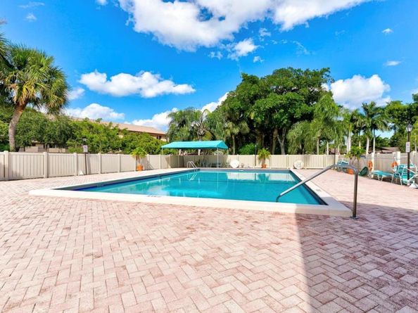 3039 Carambola Cir 3039, Pompano Beach FL 33066