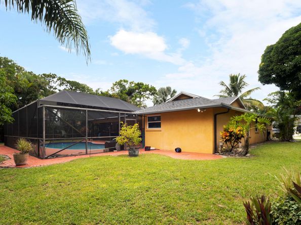13971 Ishnala Circle, Wellington FL 33414