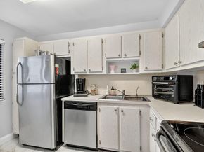 4254 Deste Court 201, Lake Worth FL 33467