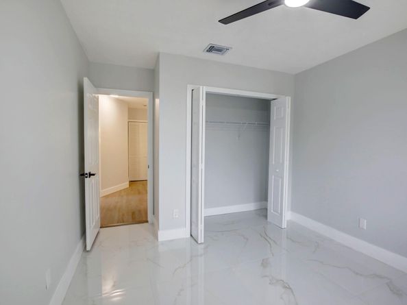 387 SW 163rd Ave, Pembroke Pines FL 33027