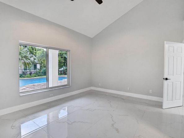 387 SW 163rd Ave, Pembroke Pines FL 33027