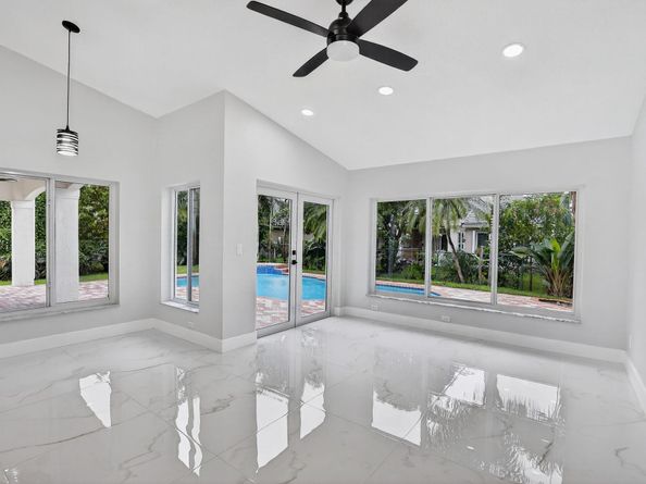 387 SW 163rd Ave, Pembroke Pines FL 33027