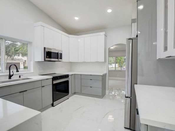 387 SW 163rd Ave, Pembroke Pines FL 33027