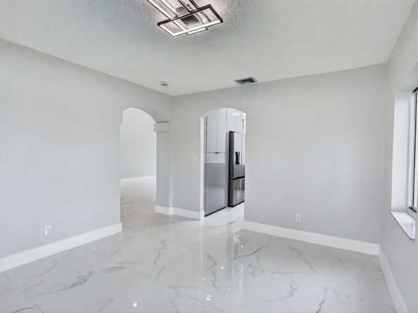 387 SW 163rd Ave, Pembroke Pines FL 33027