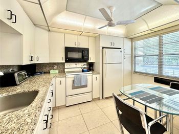 2504 Antigua Ter