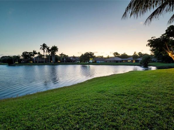 10320 NW 6th St, Coral Springs FL 33071