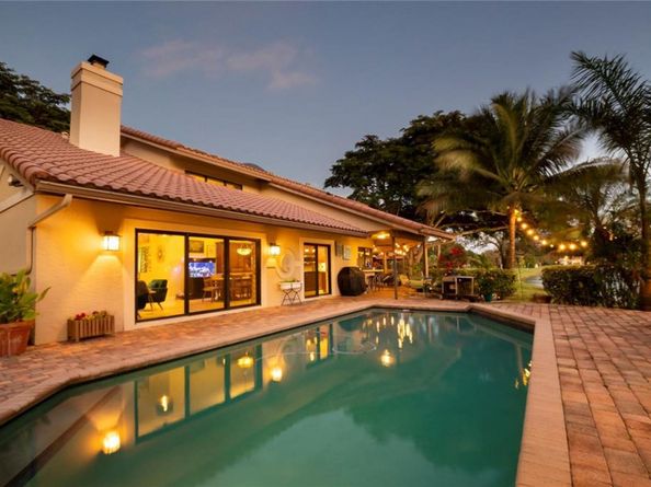 10320 NW 6th St, Coral Springs FL 33071