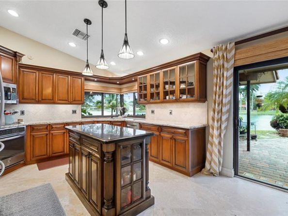 10320 NW 6th St, Coral Springs FL 33071