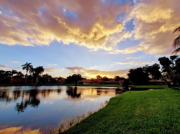 10320 NW 6th St, Coral Springs FL 33071