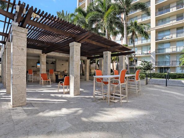 550 Okeechobee Boulevard Lph12, West Palm Beach FL 33401