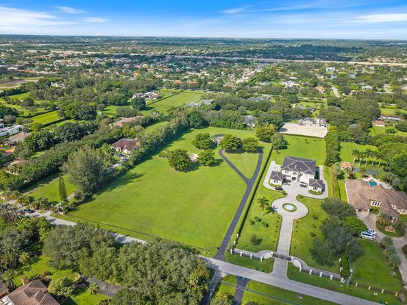 5401 Thoroughbred Ln, Southwest Ranches FL 33330