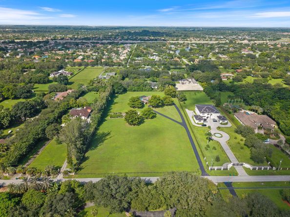 5401 Thoroughbred Ln, Southwest Ranches FL 33330