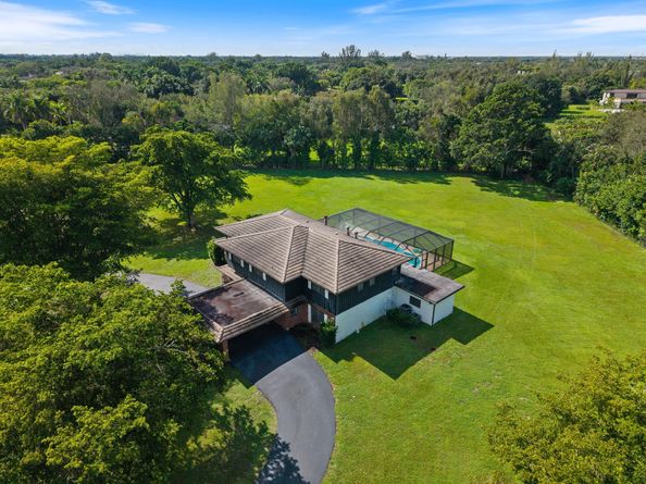 5401 Thoroughbred Ln, Southwest Ranches FL 33330