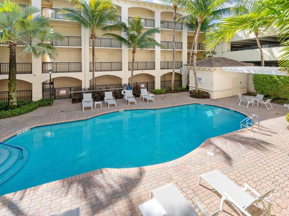 1 Renaissance Way 117, Boynton Beach FL 33426