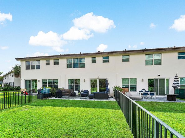 4392 Veleiros Avenue, Deerfield Beach FL 33064