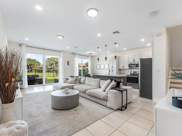 4392 Veleiros Avenue, Deerfield Beach FL 33064