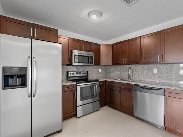 3671 NE 13th Avenue, Pompano Beach FL 33064