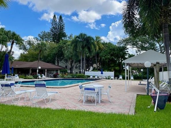 3151 S Palm Aire Dr 307, Pompano Beach FL 33069