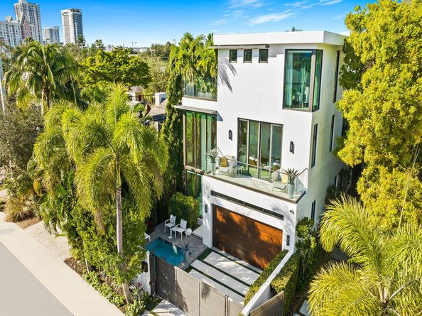 1205 SE 1st St, Fort Lauderdale FL 33301